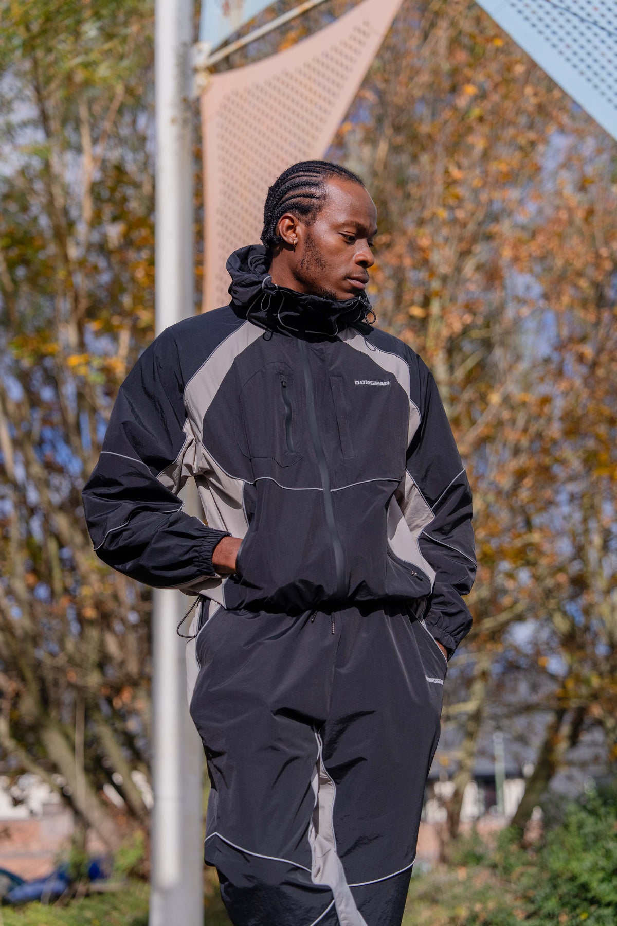 CONTOUR TECH JACKET — BLACK