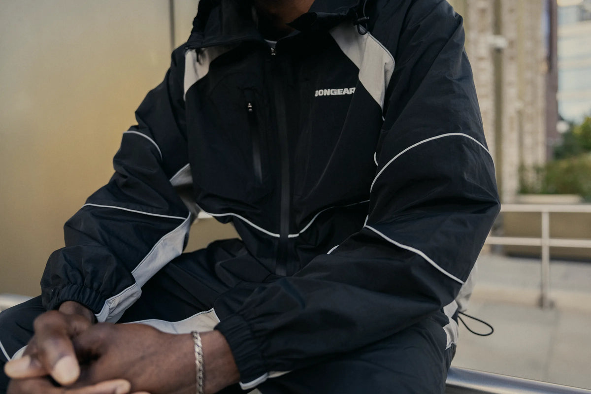 Technical jacket in black, detail