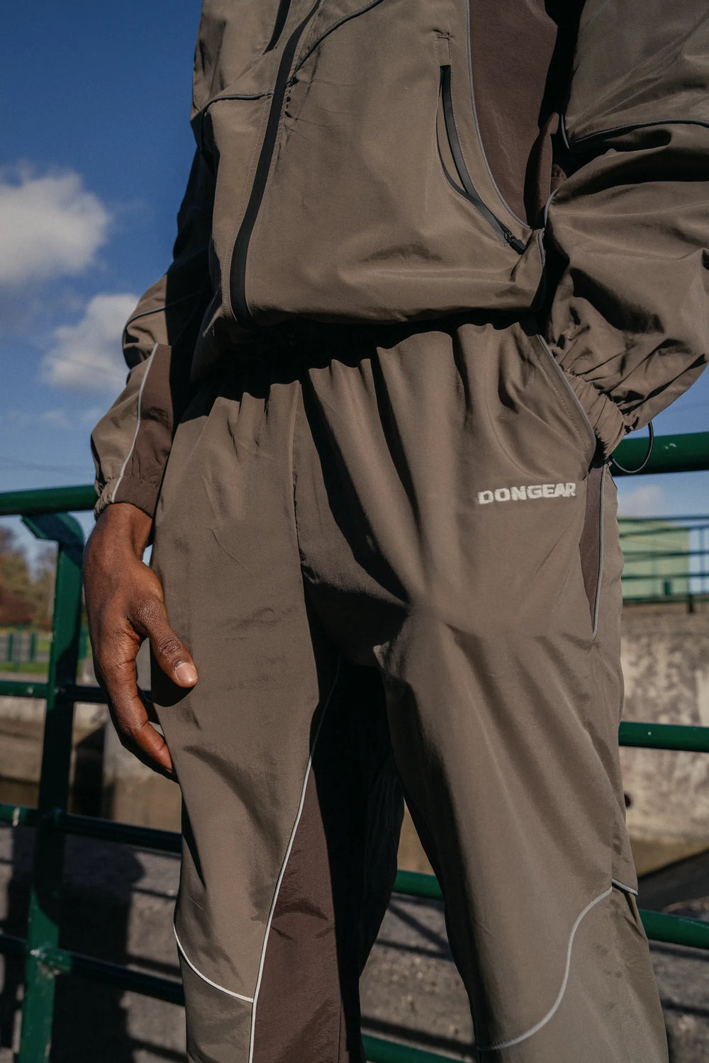 Technical pants in brown